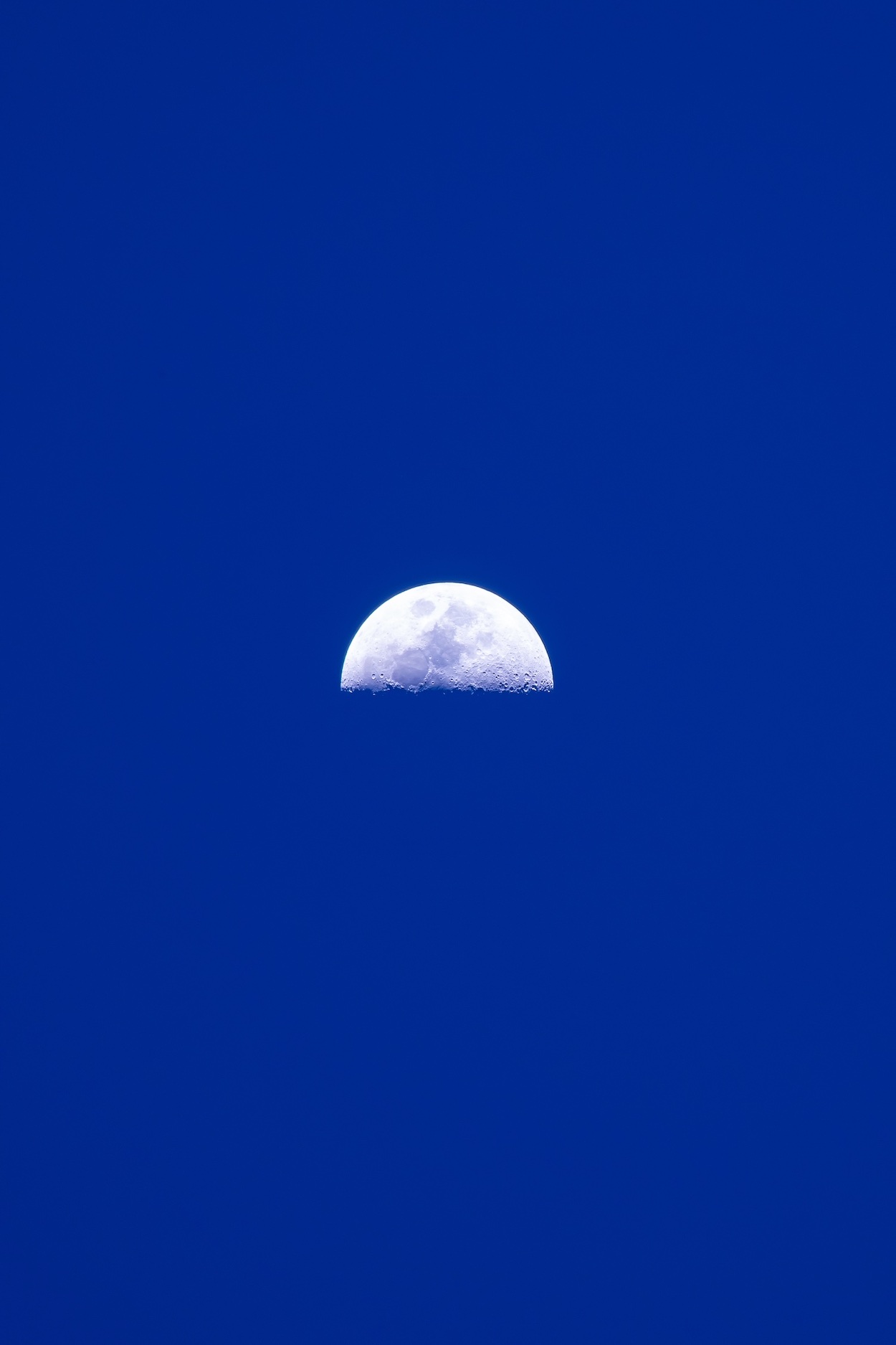 Lune à moitié pleine